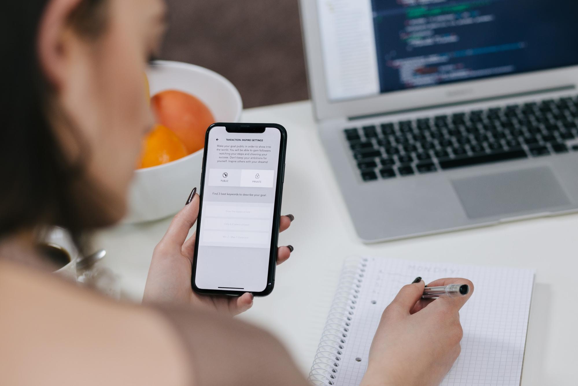 Confira como realizar os estudos em casa pelo celular