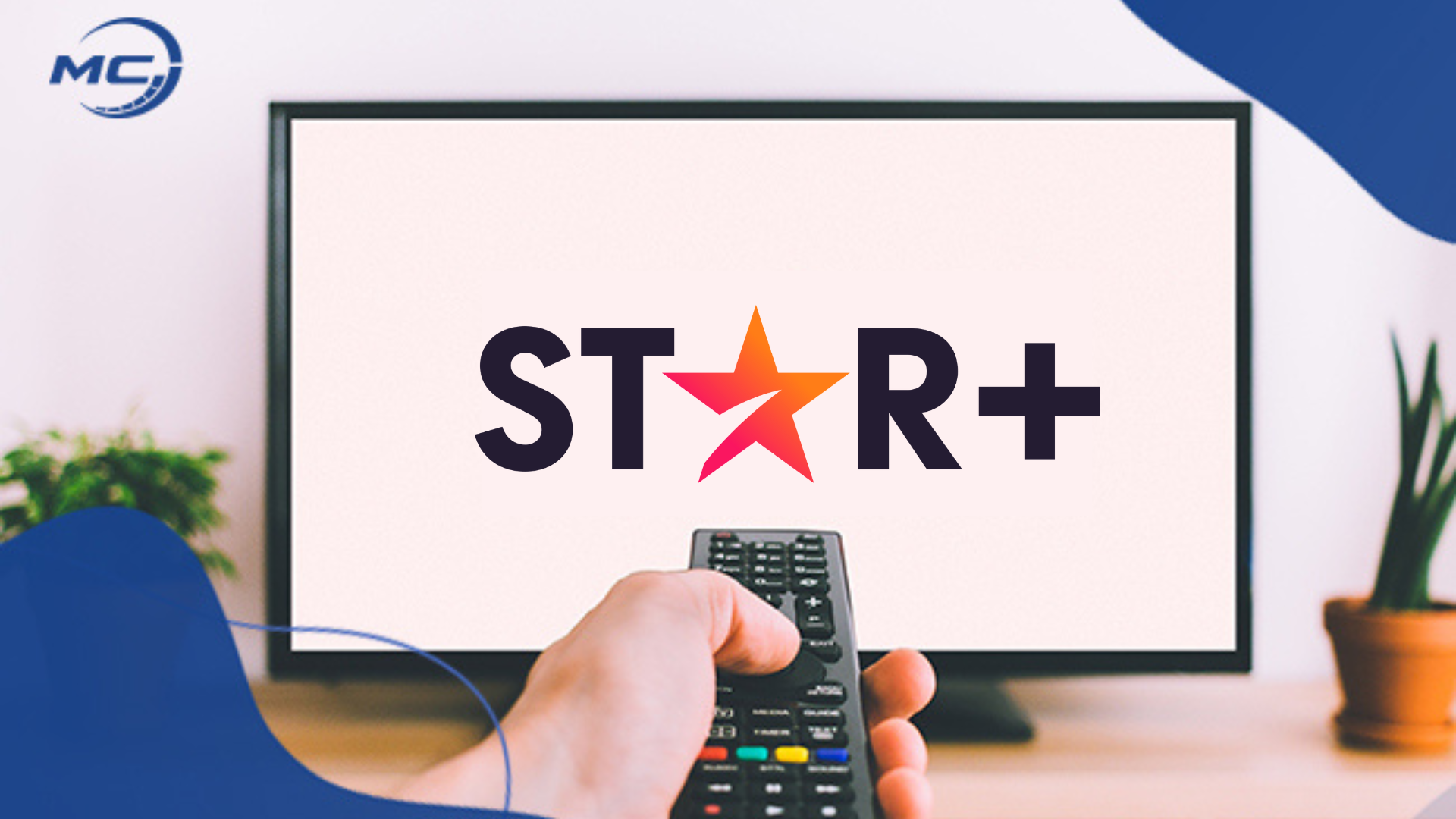 Pessoa segurando controle remoto apontado para uma TV que exibe o logo da Star Plus.